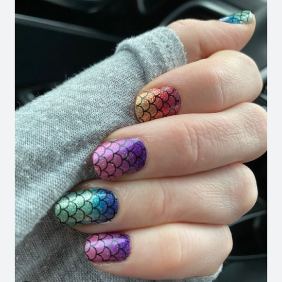 ColorStreet Mermaid You Look Dry Polish Strip - Picture 3 of 3